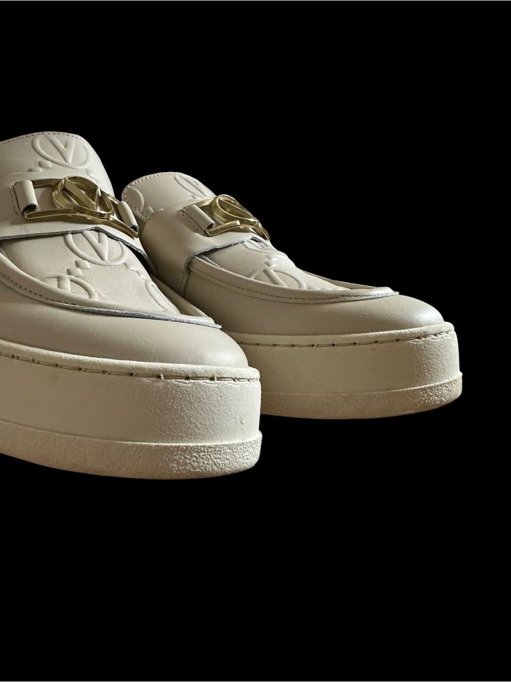 Valentino Cream Embossed Leather Loafers with Gold V-Logo size 7 - Picture 4 of 11